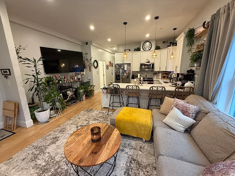 28 Browning Ave #2 — Photo 2