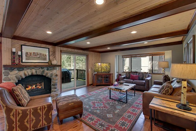 Living Room - 4077 Saddle Rd