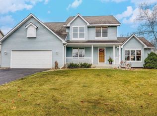 512 White Pine Way, Eagan, MN 55123