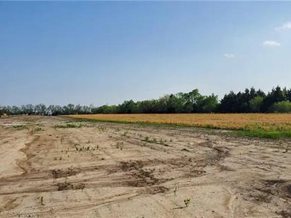 9528 Ingrid St, De Soto, KS 66018