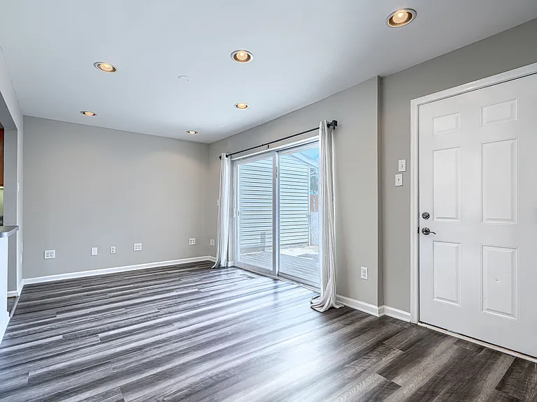 209 Bridge Dr — Photo 17