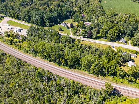 2nd image of 77 Bloom Rd #898