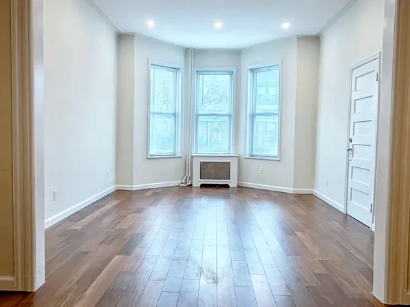 33 72nd Street image 1 of 7