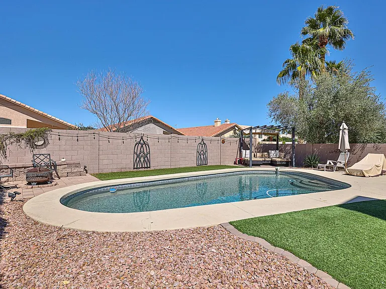 3236 E Hiddenview Dr — Photo 32