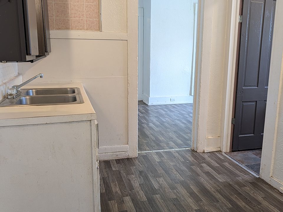 1st image of 418 Harbor St APT 1