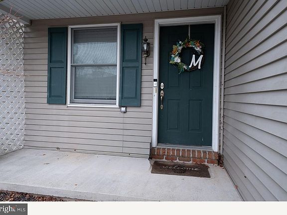 3rd image of 14 Parkview Dr