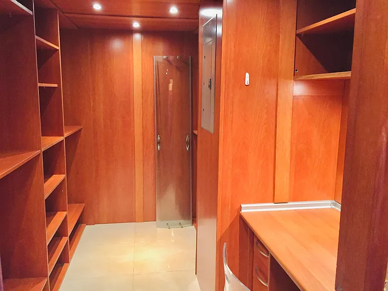 Walking closet