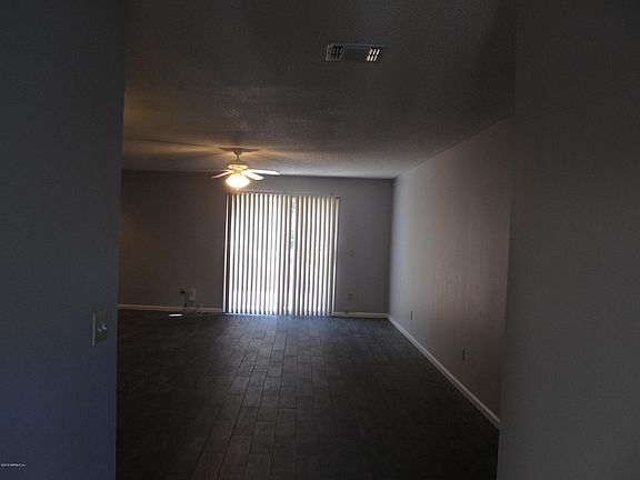 3rd image of 3573 Rain Forest Dr W