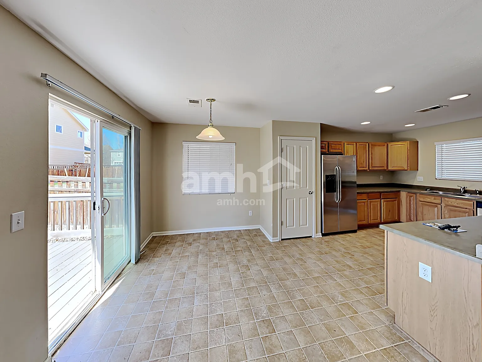 4 bed, 2.5 bath, 1310 sqft, $2,675 — Photo 4