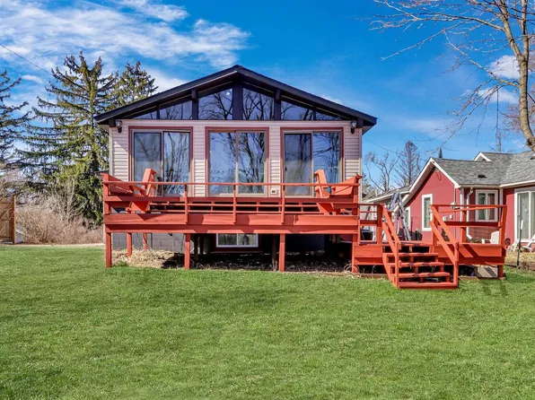 7951 McHenry STREET, Burlington, WI 53105