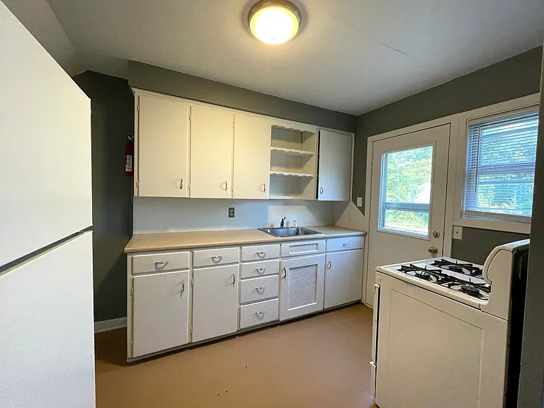 221 Madison St — Photo 1