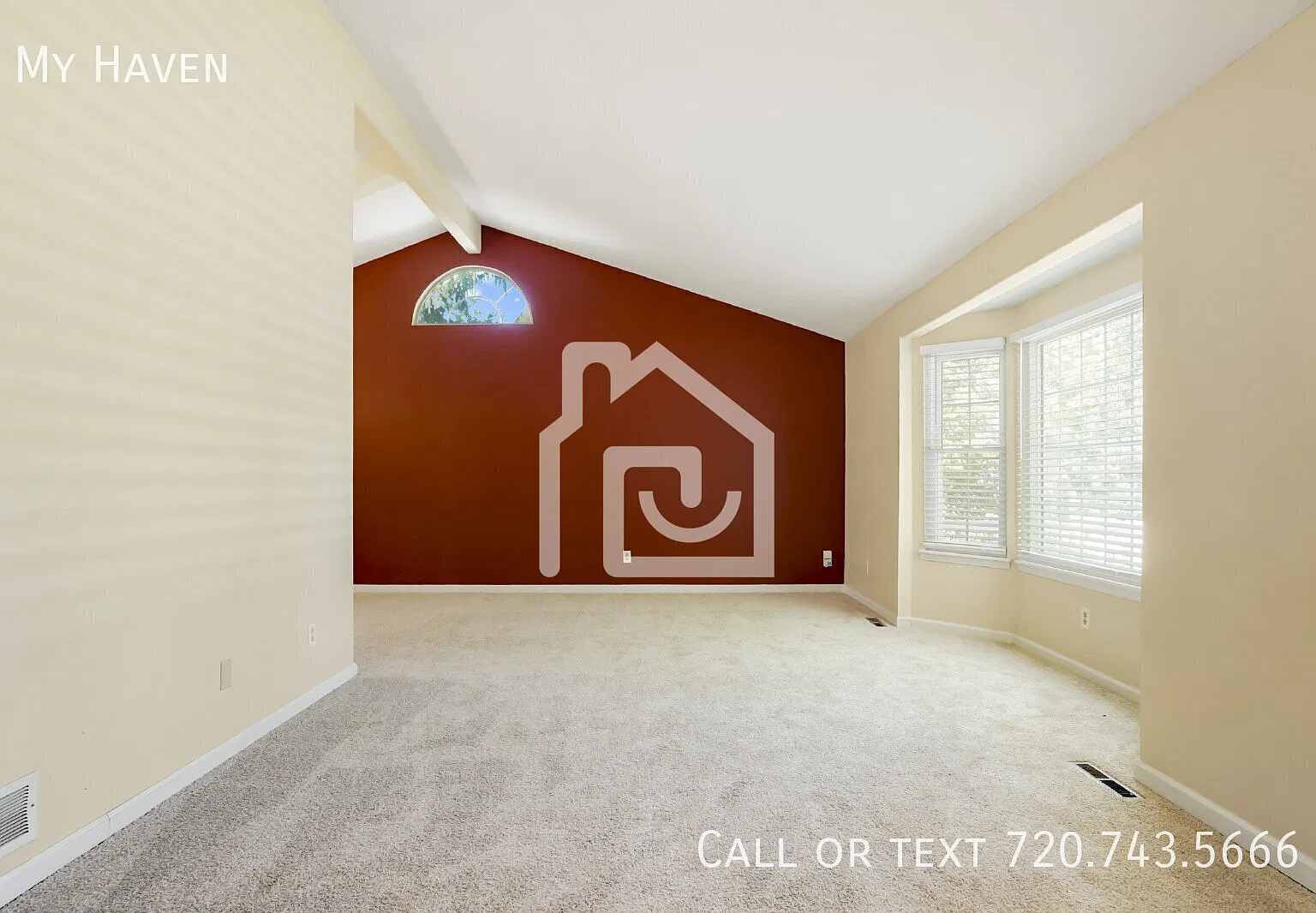 Large 5 Bedroom in Cherry Creek School District — Photo 2