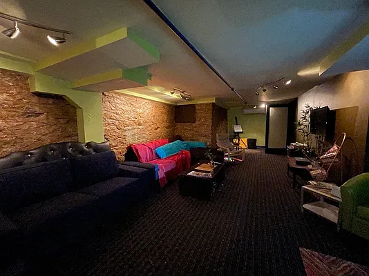 Rented by ERNY LLC | media 18