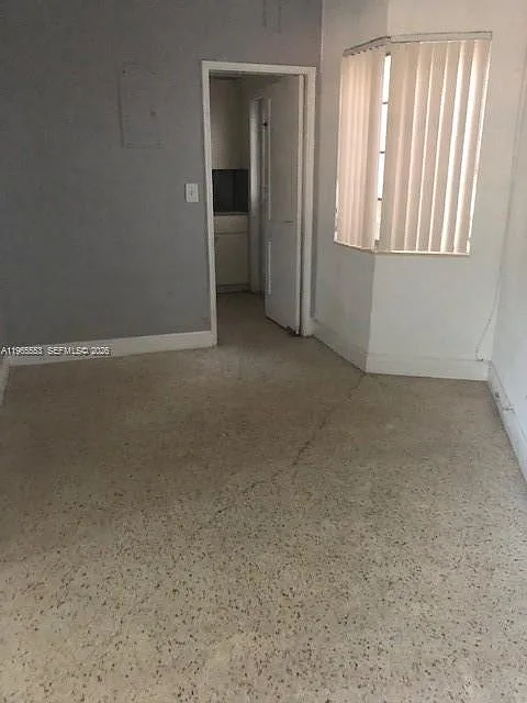 Building Photo - 127 Phoenetia Ave #2