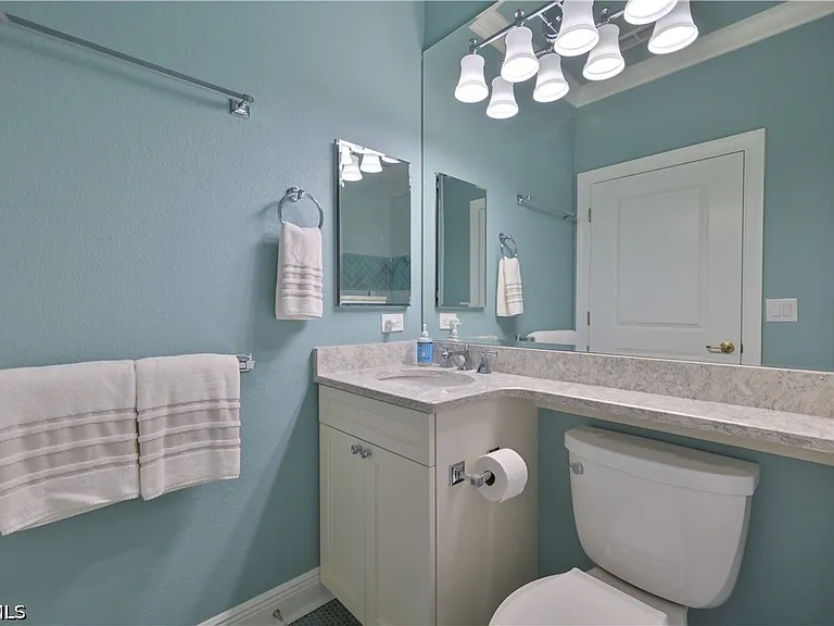 5000 Royal Shores Dr #101 — Photo 33