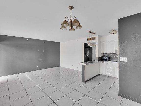 2nd image of 4050 NE 12th Terrace #38