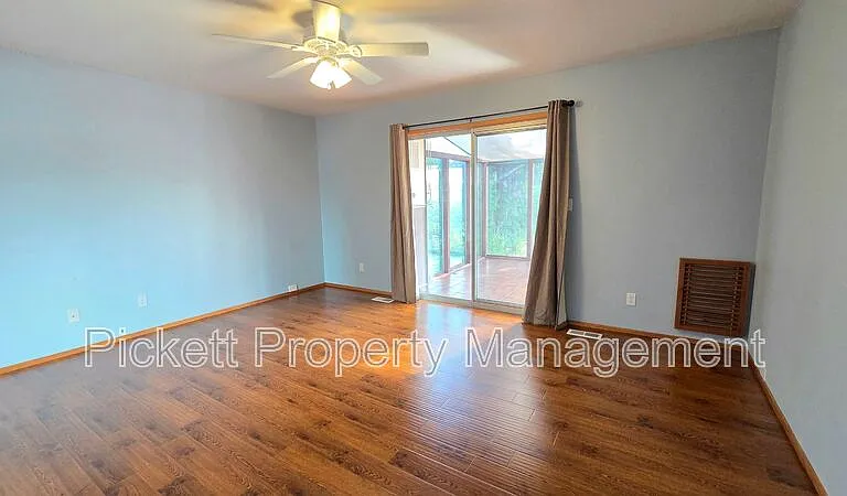 8671 Silverdale Way NW — Photo 13