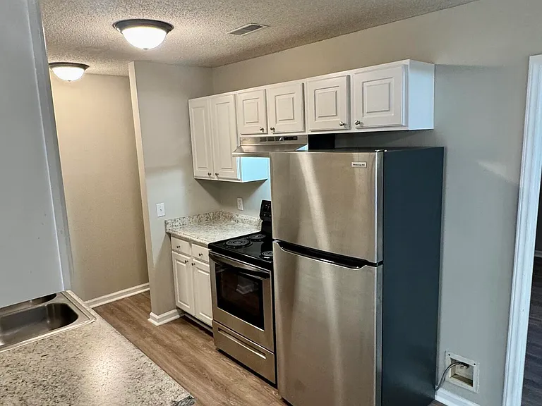 1231 Westpointe Dr #2 — Photo 6