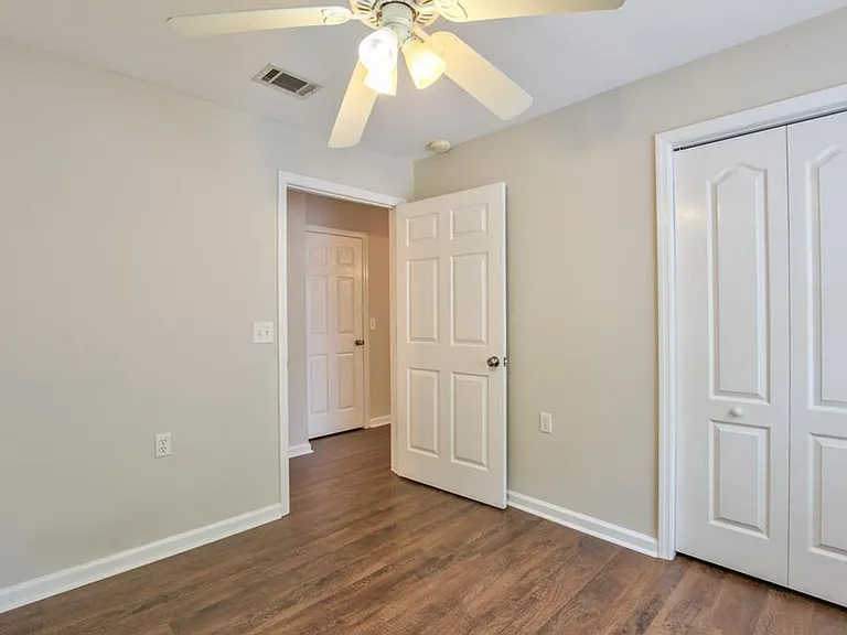 990 W Brevard St — Photo 17