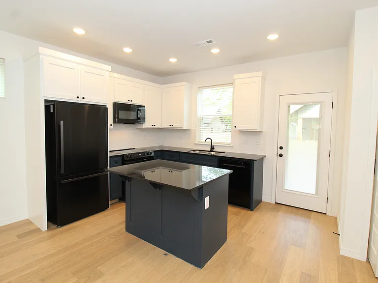 373 S Willow Avenueapt #1 — Photo 1