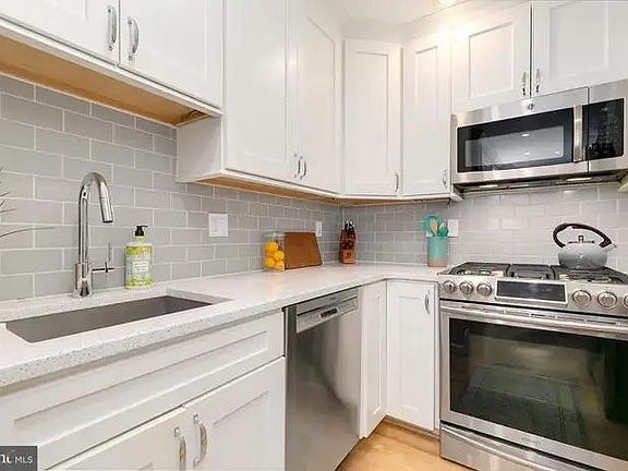 2nd image of 1520 O St NW APT T4