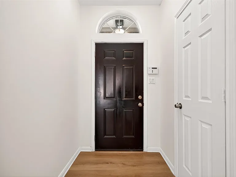 4719 Cashel Cir #B — Photo 4