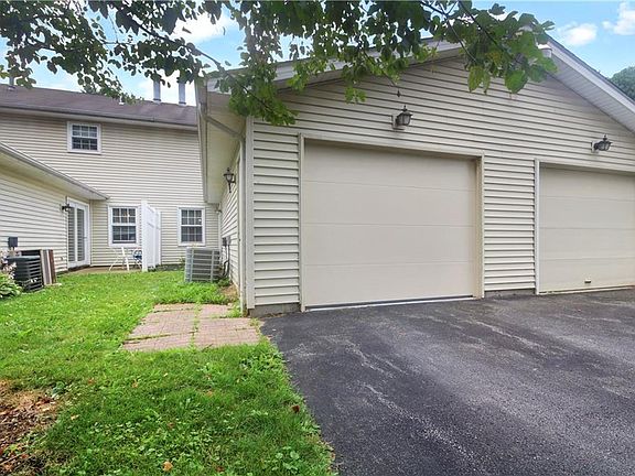2nd image of 1356 Red Tail Hawk Dr