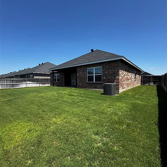 331 Sophia Ln — Photo 30