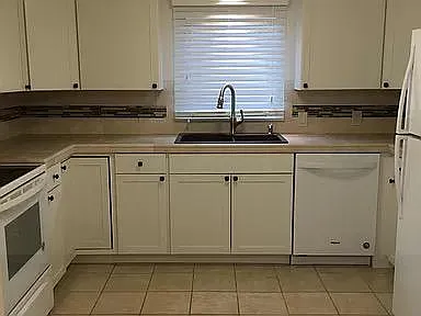 194 Linden Ave #2 — Photo 2