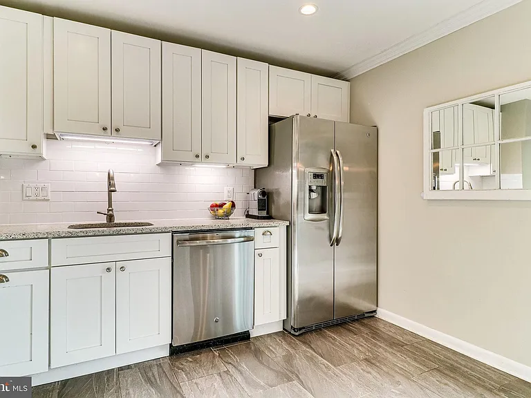6519 Engel Dr — Photo 25