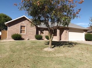 3551 W Vincent Dr, Springfield, MO 65810