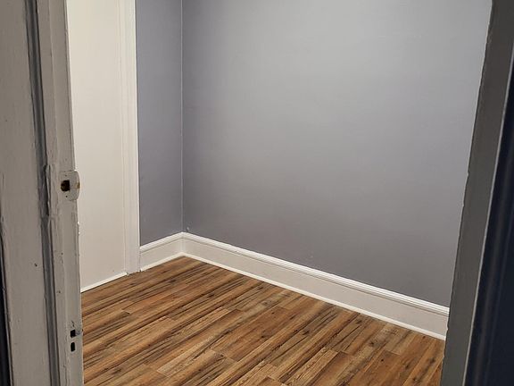 3rd image of 135 Mallory Ave Floor 2