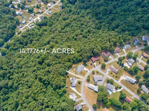 24 Eastern Trl, Morgantown, WV 26508