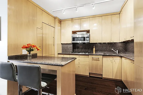 Sold by Halstead Real Estate | media 8