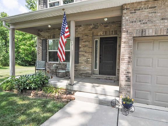 3rd image of 43 Poinsettia Dr