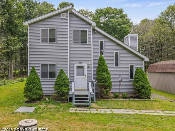 1065 Breezewood Dr, Newfoundland, PA 18445