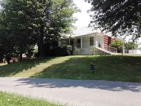 1st image of 1022 Riverview Dr