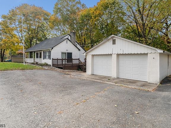 5th image of 324 Tunnel Rd