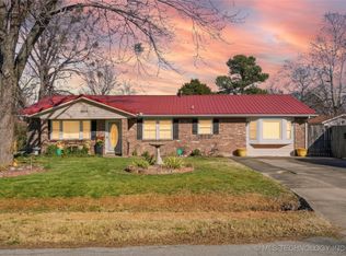 1004 SW 5th St, Wagoner, OK 74467