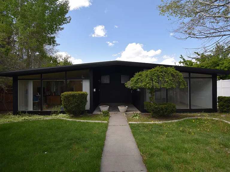 4824 S Viewmont St — Photo 2