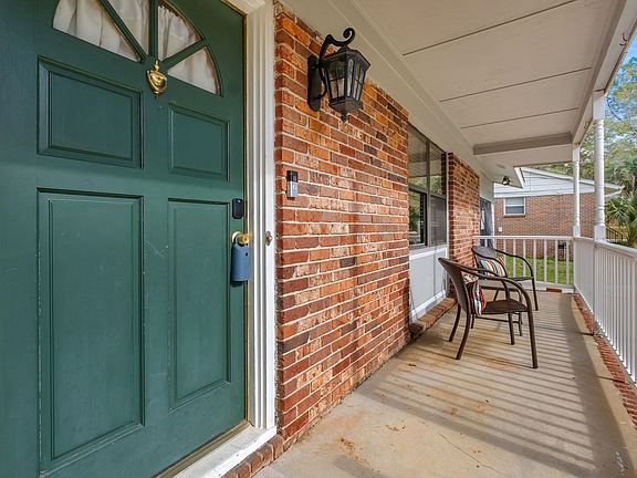 2nd image of 2008 Sheridan Rd