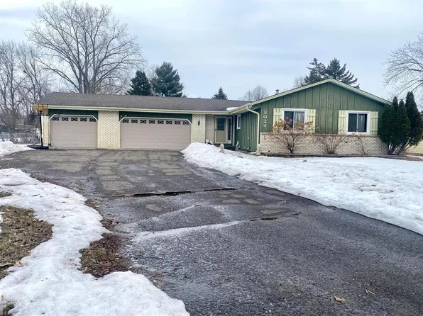 8024 Vincent Cir N, Brooklyn Park, MN 55444