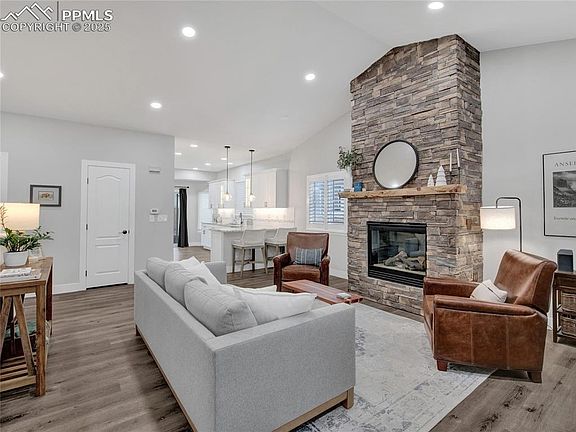 5th image of 4765 Bridle Pass Dr