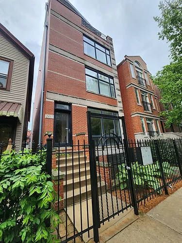 2417 W Cortland St #1 Photo 1
