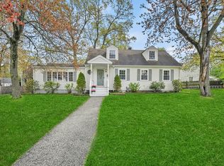 4 Courier St, Weymouth, MA 02190