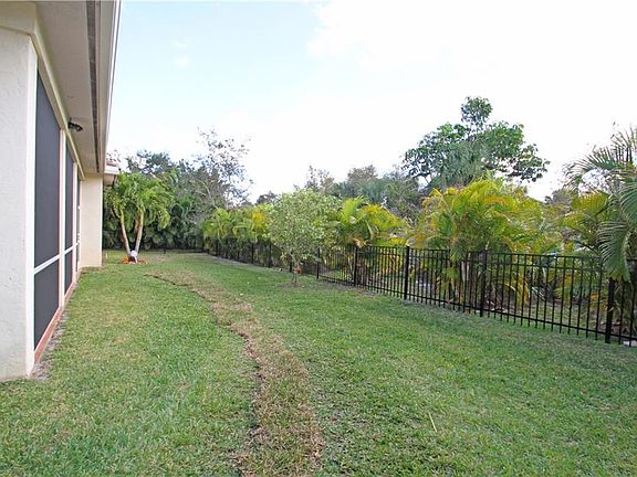 3rd image of 1114 SW Lighthouse Dr