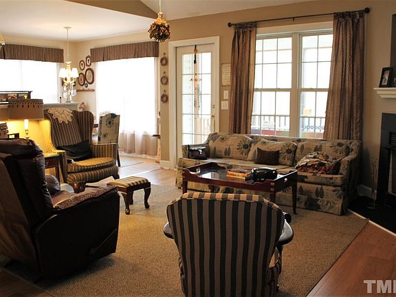 2nd image of 105 Wembley Ct