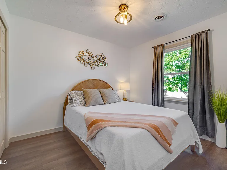109 Mayfield Dr #2 — Photo 16