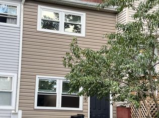 65 Ives Ct, Troy, NY 12182
