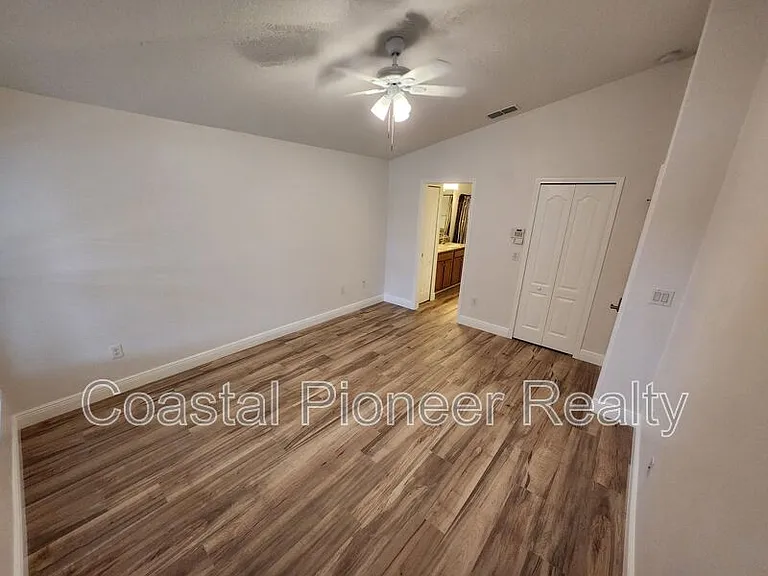 11404 Holmbridge Ln — Photo 49